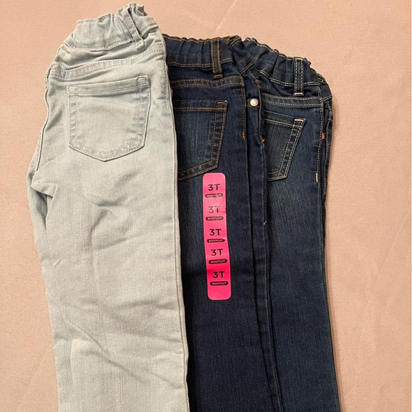 Girls Blue Jeans, light and dark wash, Size 3T - Picture 7 of 7